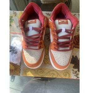 Nike SB Dunk Dark Russet Cedar